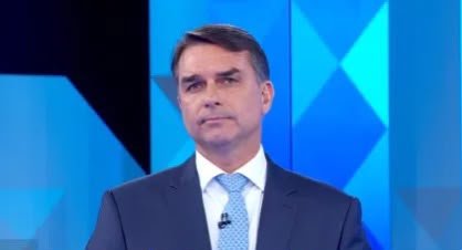 Flávio Bolsonaro conquista 71% dos votos e lidera votação em São Gabriel do Oeste